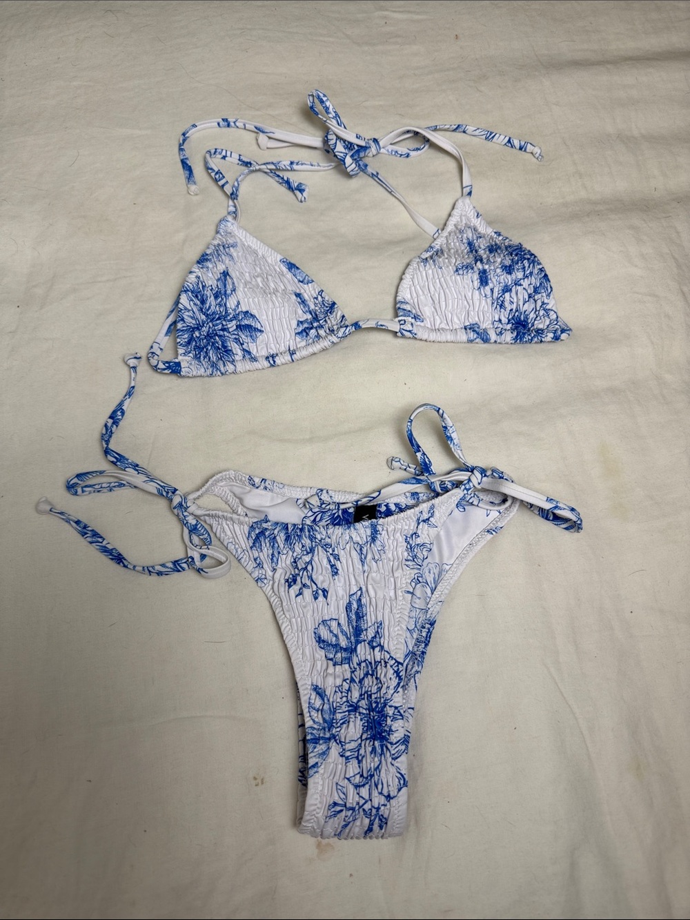 volafa White & Blue Floral smocked Tie-Side Bikini Set